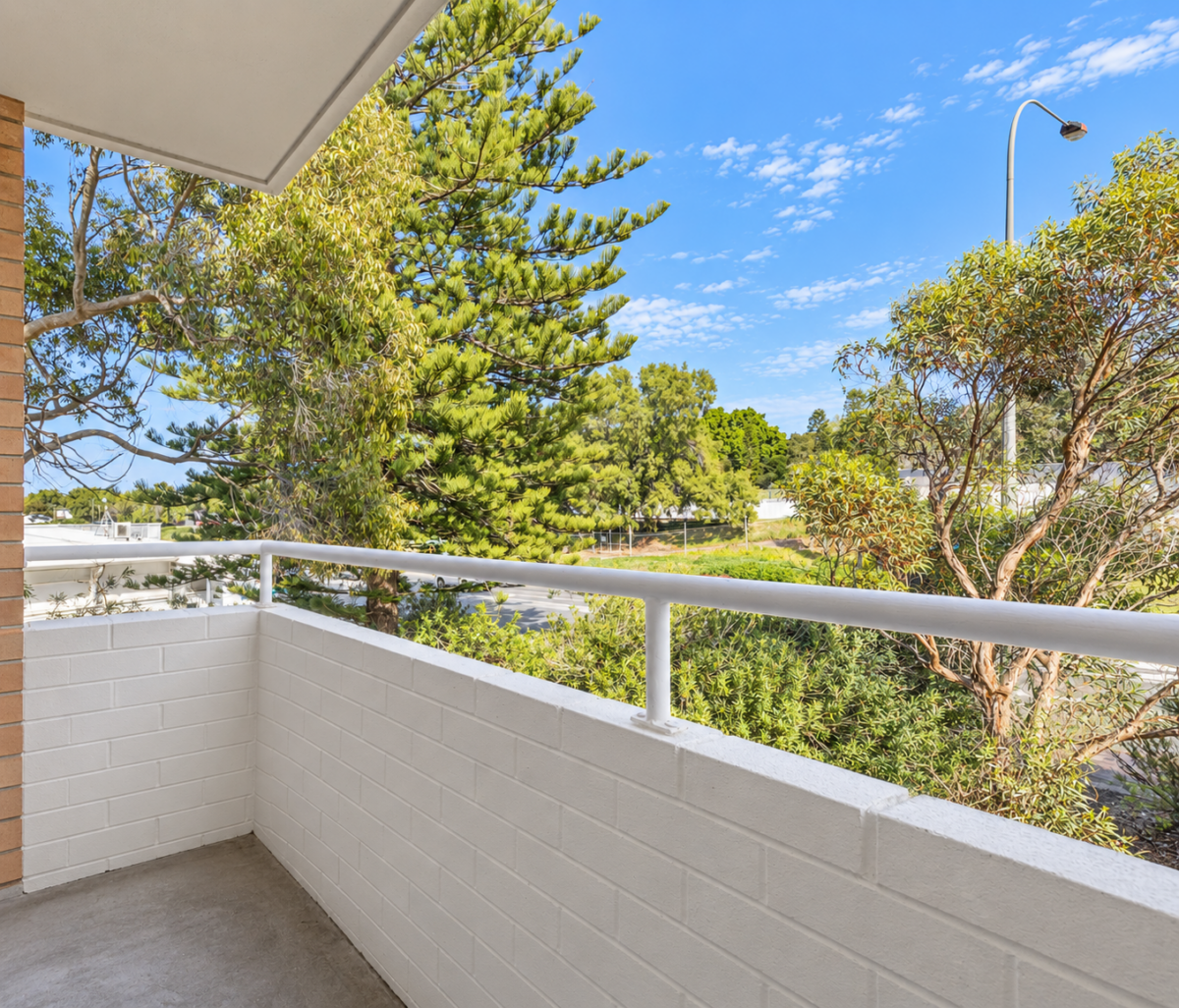 One bedroom older style unit on Stirling Highway, Mosman Park